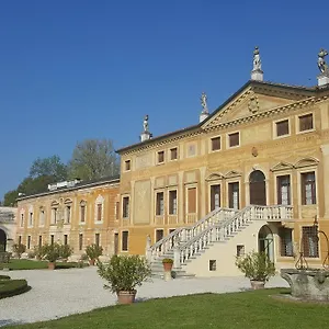 https://villa-curti.hotelinveneto.com